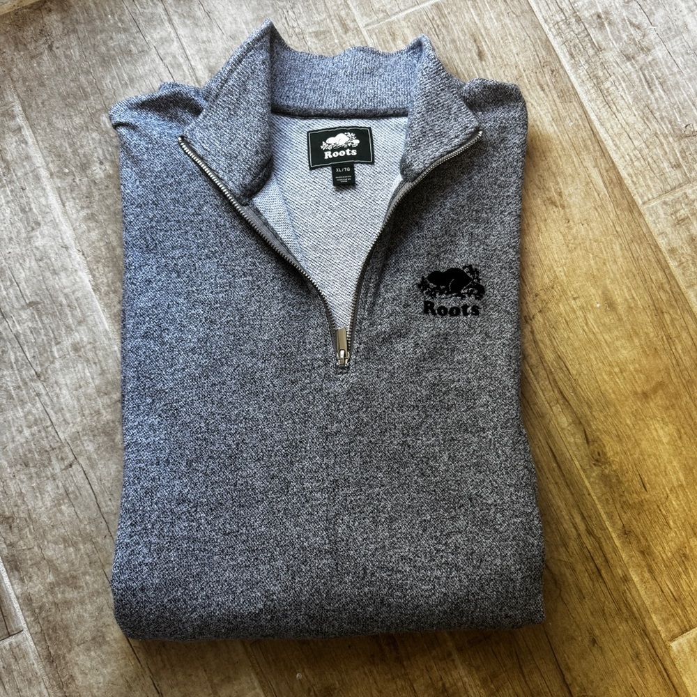 Roots men’s gray pull over short sleeve zip sweater XL